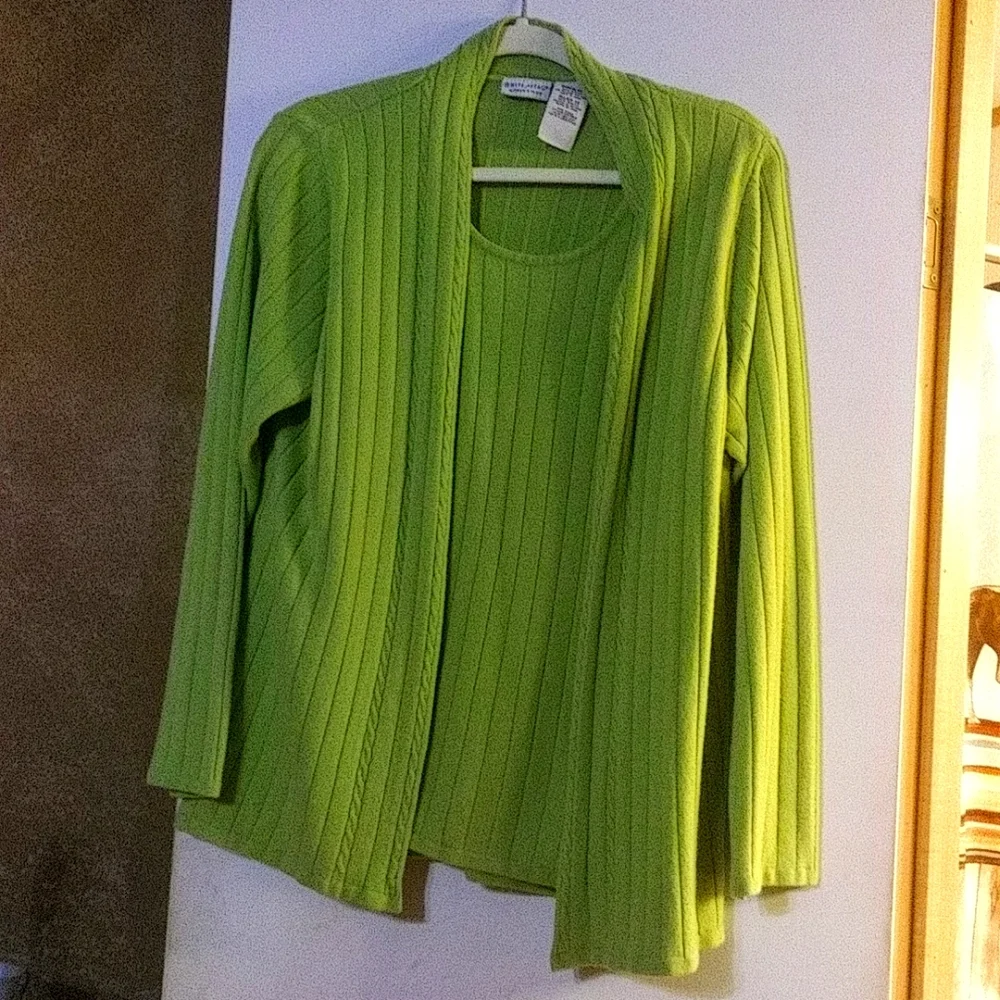 Sweater - Picture 1 of 2